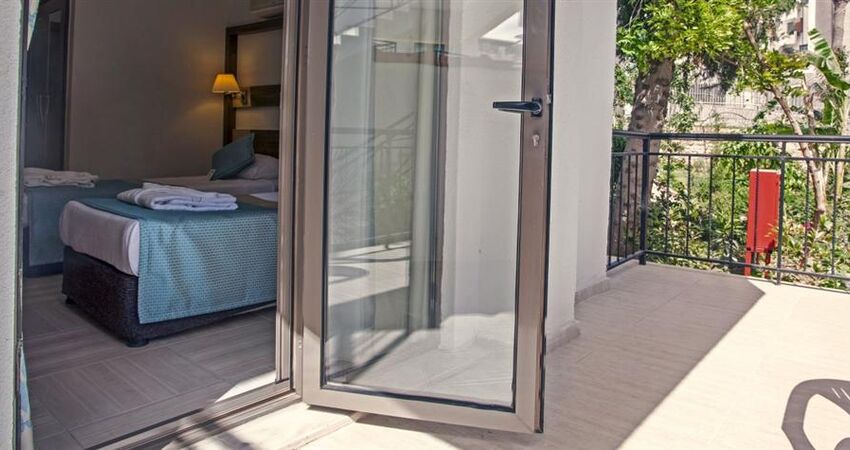 Adin Beach Hotel