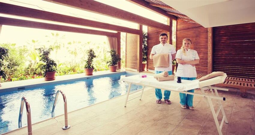Adin Beach Hotel