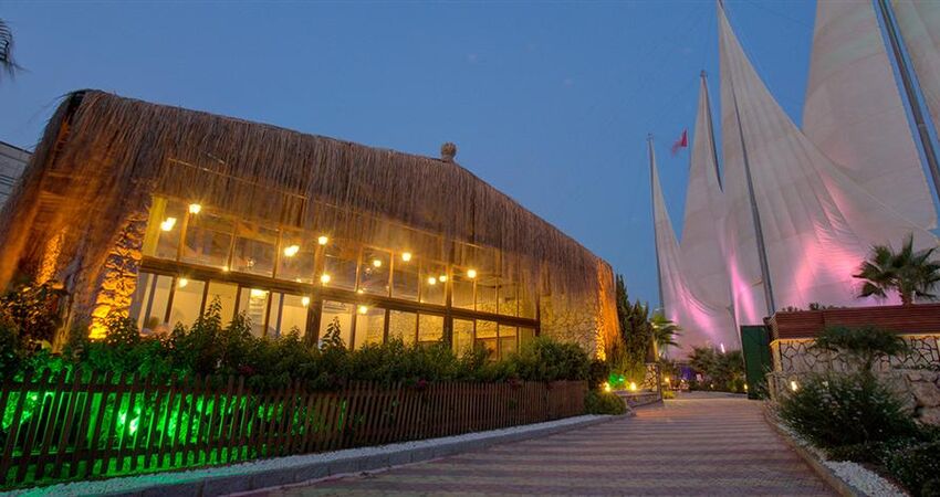 Adenya Hotel Resort & Spa